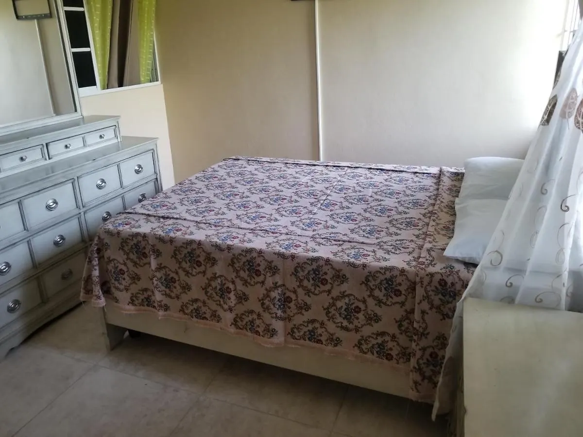 Chaudhry House Montego Bays- 2Nd Floor Apt
