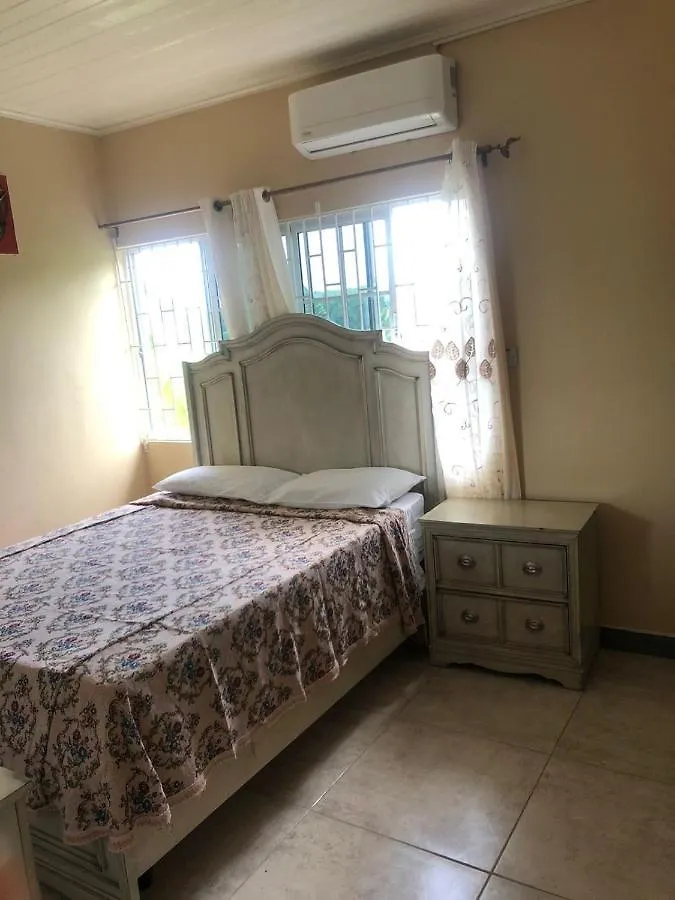 Guest house Chaudhry House Montego Bays- 2Nd Floor Apt Jamaica