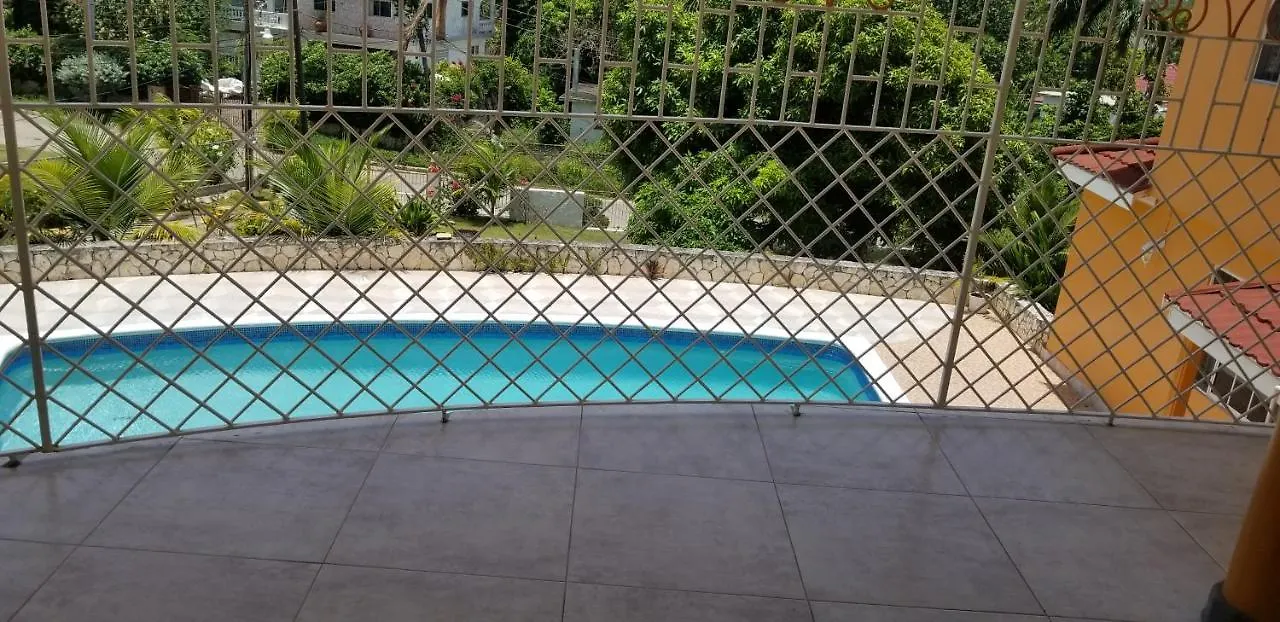 Chaudhry House Montego Bays- 2Nd Floor Apt