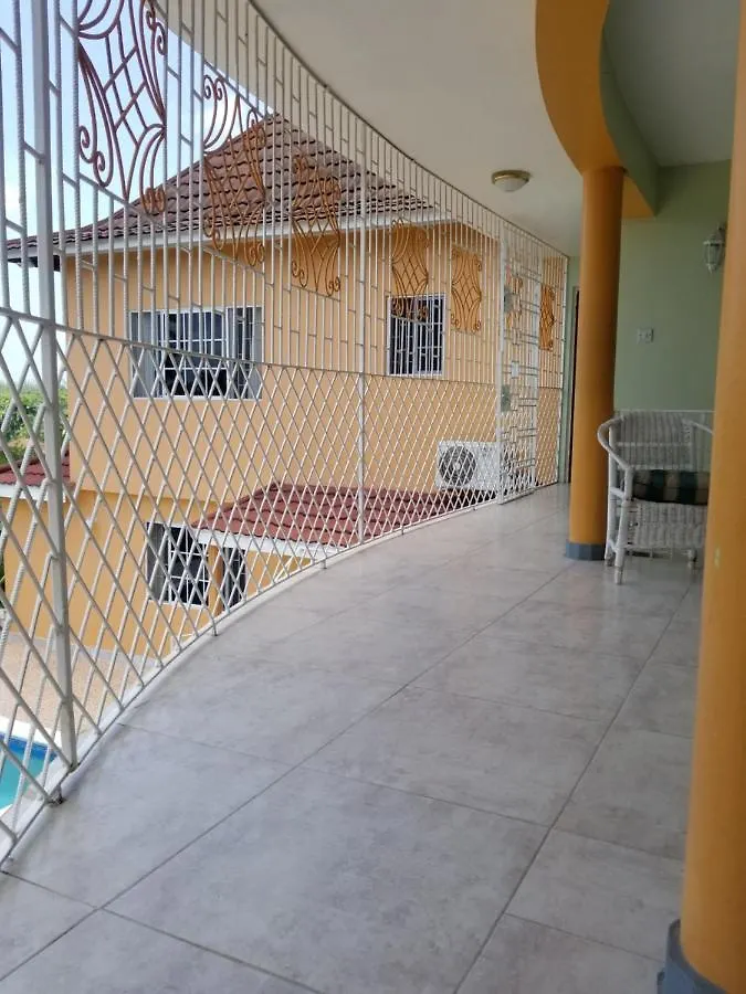 Chaudhry House Montego Bays- 2Nd Floor Apt