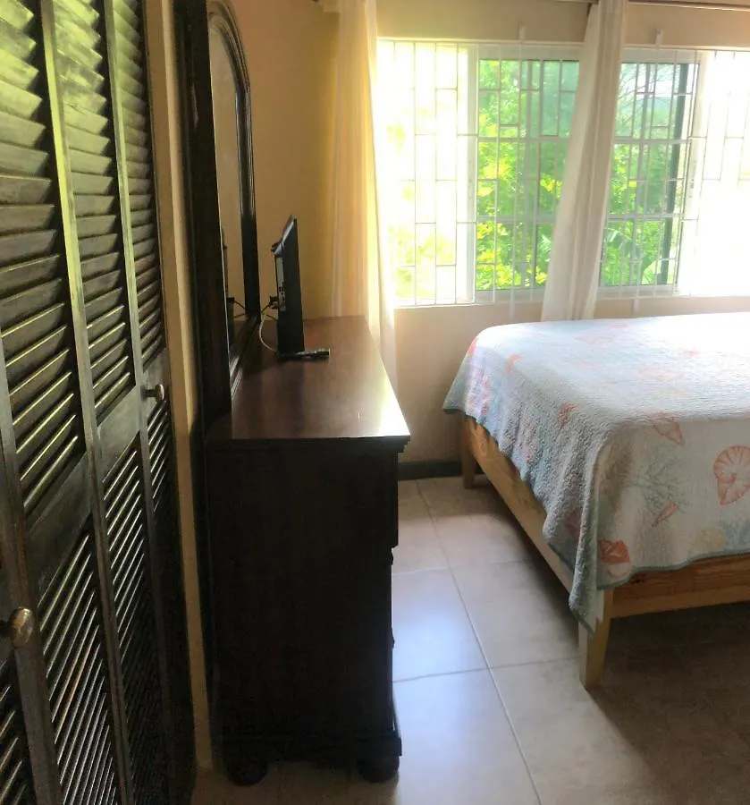 Chaudhry House Montego Bays- 2Nd Floor Apt Jamaica