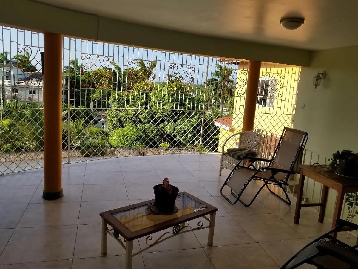 Chaudhry House Montego Bays- 2Nd Floor Apt Guest house