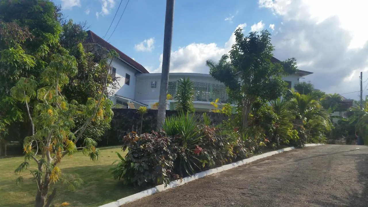 Chaudhry House Montego Bays- 2Nd Floor Apt