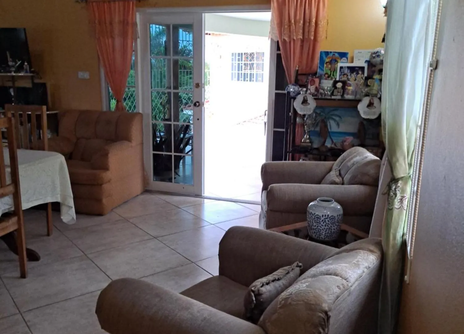 Chaudhry House Montego Bays- 2Nd Floor Apt