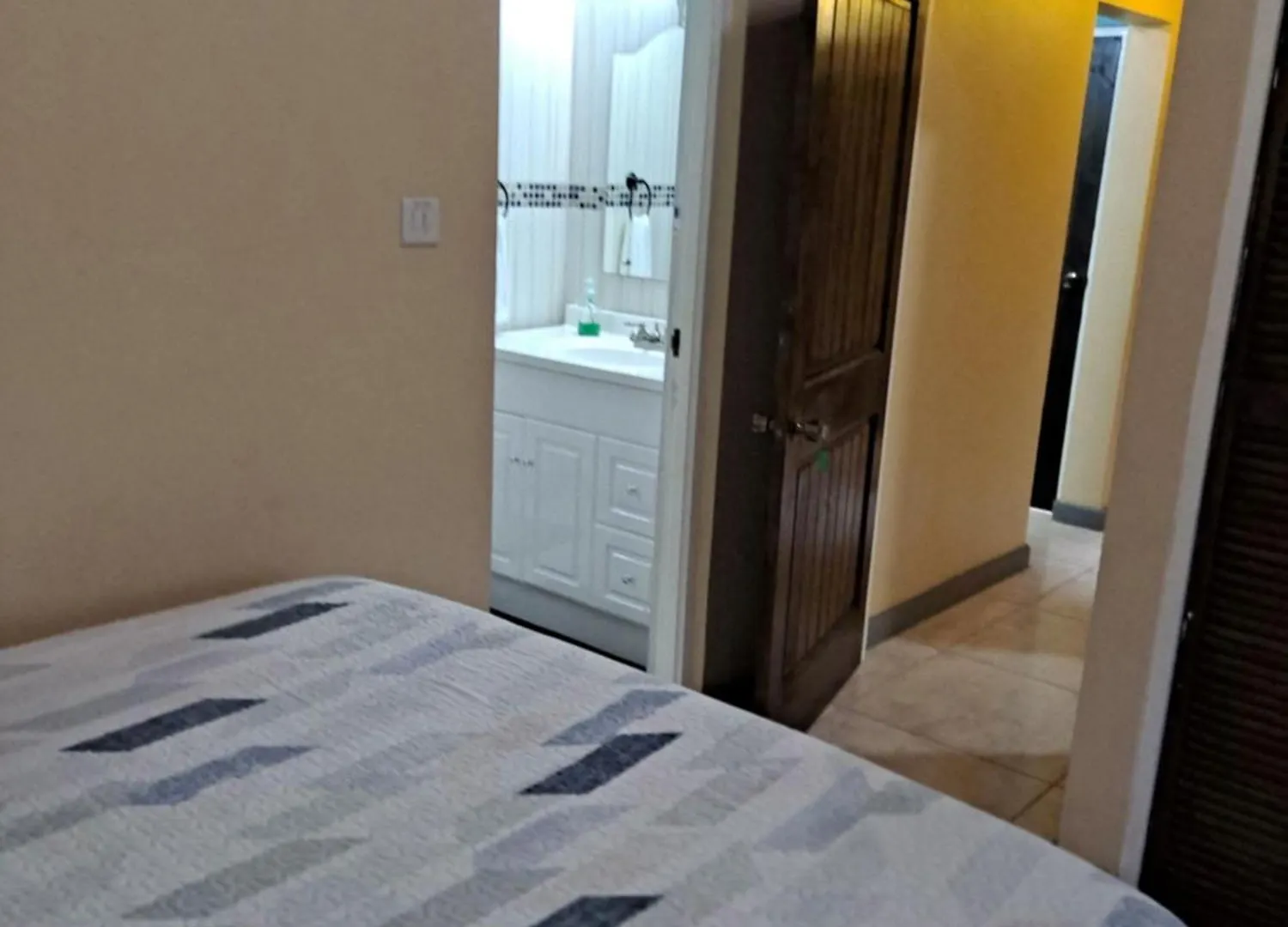 Guest house Chaudhry House Montego Bays- 2Nd Floor Apt Jamaica
